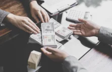 Achat d&rsquo;un bien immobilier : faut-il payer cash ou à crédit ?