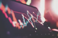 Bourse-graphique-ecran-rouge