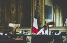 Le titre iVision Tech, fabricant des lunettes de Macron à Davos, gagne 28% !