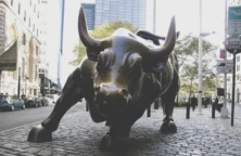 Wall Street en nette hausse, rebondit sur fond de possibles négociations commerciales