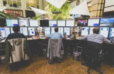 Démythifier et oser: un coaching pour les entreprises intriguées par la Bourse 