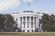 Le retrait de Joe Biden change la donne et ranime les marchés