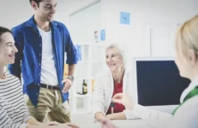 Loger gratuitement un enfant : aide familiale ou donation ?