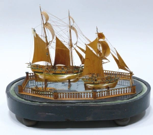 Exceptionnel ensemble de quatre maquettes de ponton miniatures, en buis